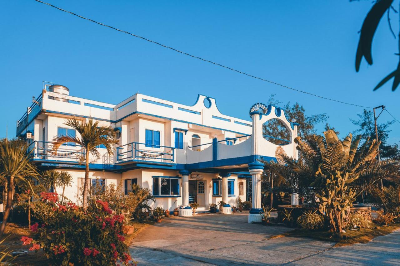 Club Monet Beachfront Resort By Cocotel Cabangan Exterior foto