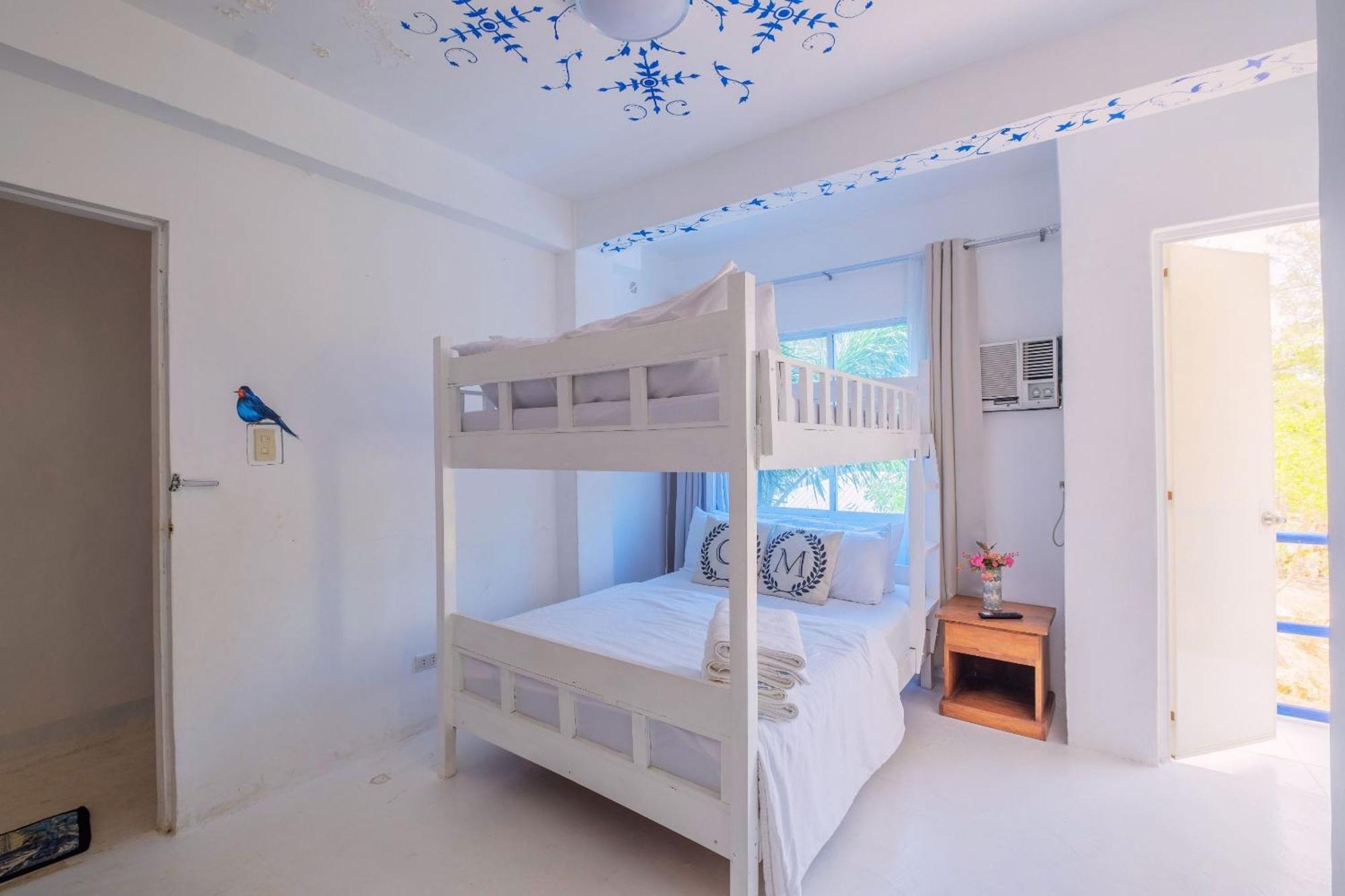 Club Monet Beachfront Resort By Cocotel Cabangan Habitación foto