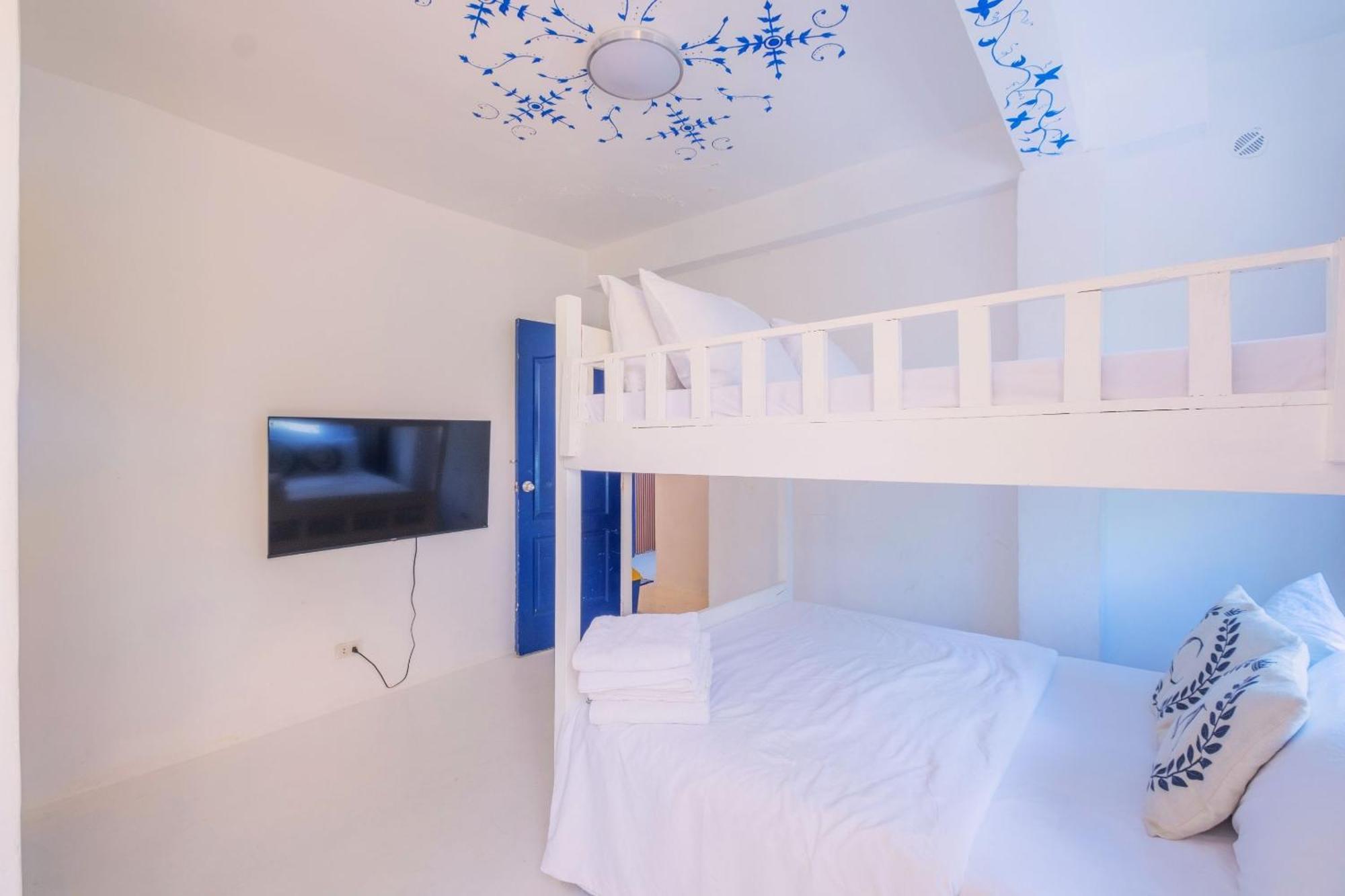 Club Monet Beachfront Resort By Cocotel Cabangan Habitación foto